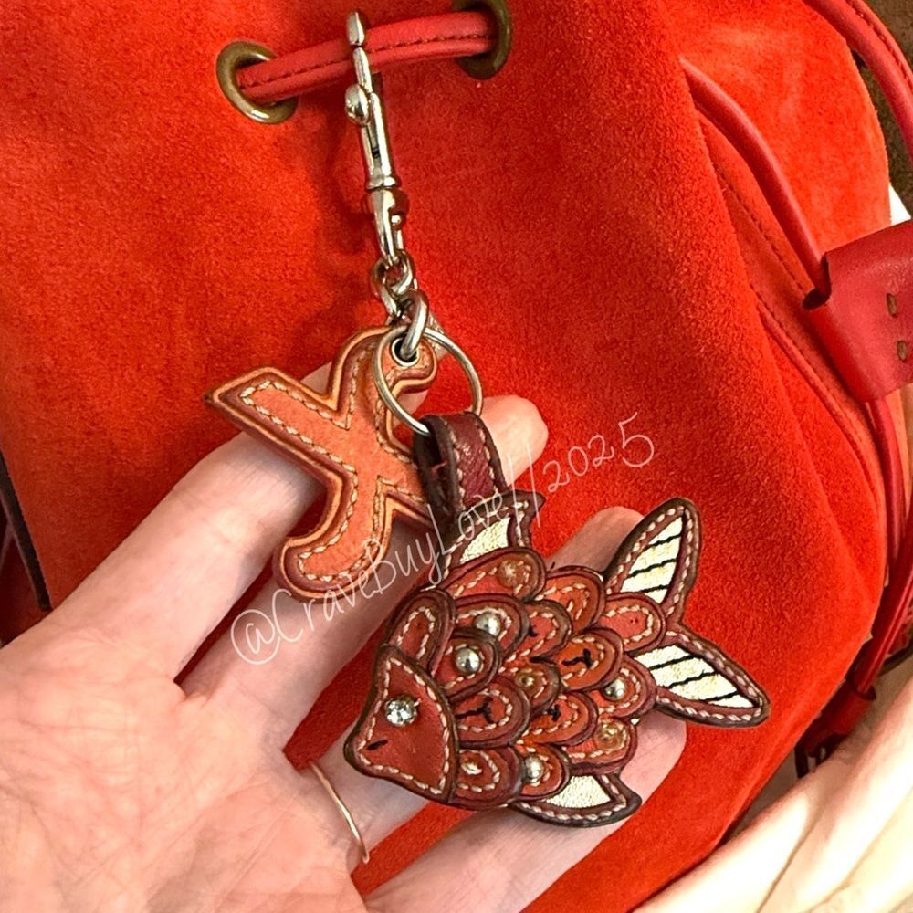 COACH KOI CHARM GOLDFISH VIBRANT STACKED LEATHER STUDS GLITTER BIG VINTAGE VGUC